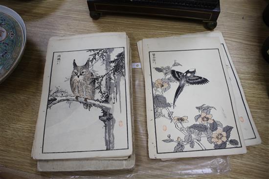 Two Japanese books of woodblock prints depicting birds, Meiji period, 25 x 16.5cm